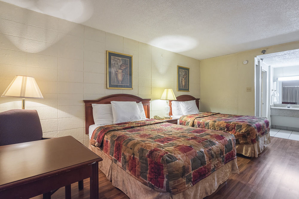 Bear Mount Inn & Suites Pigeon Forge Bagian luar foto