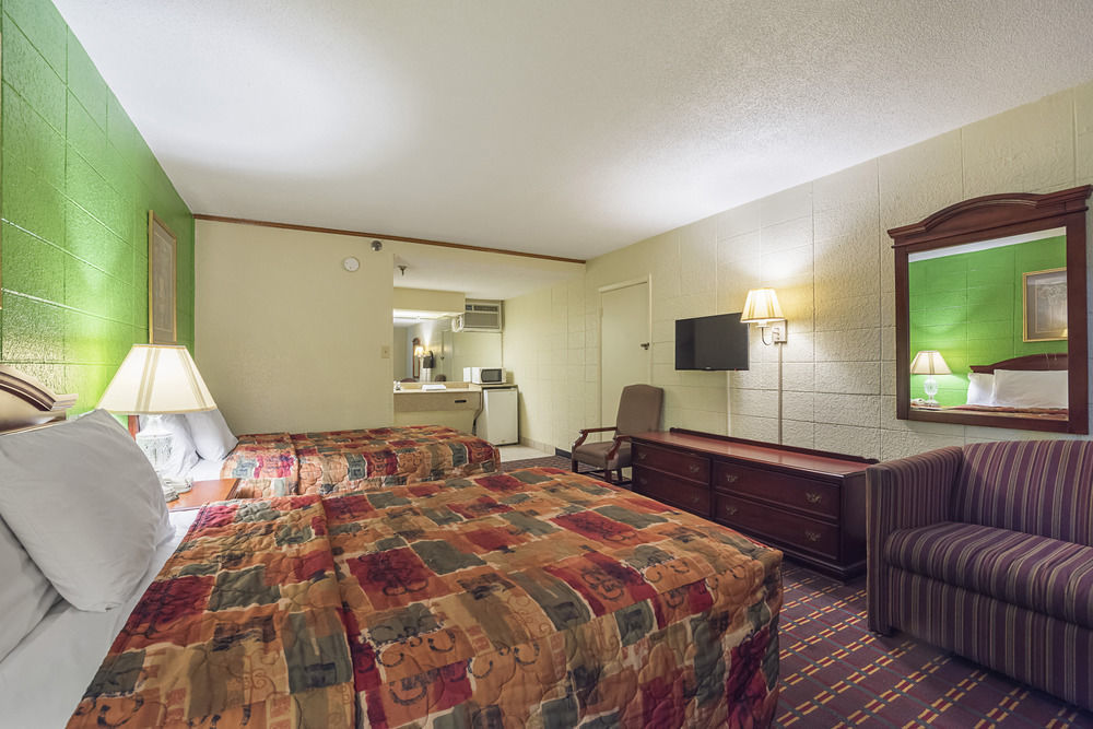 Bear Mount Inn & Suites Pigeon Forge Bagian luar foto
