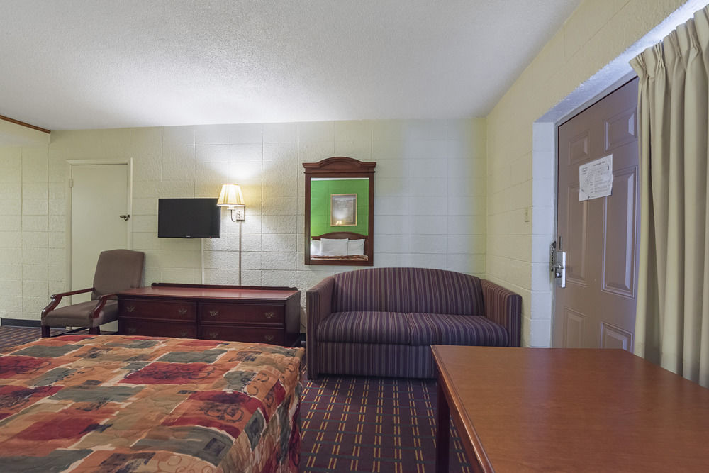 Bear Mount Inn & Suites Pigeon Forge Bagian luar foto