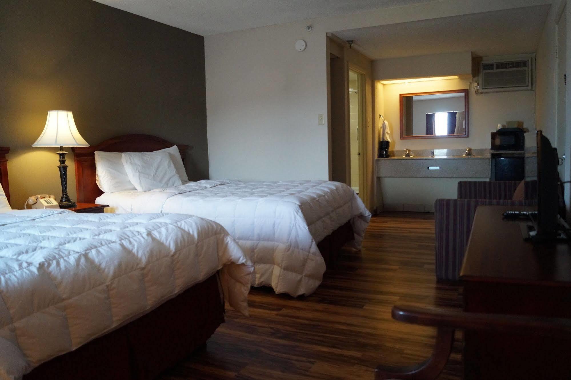 Bear Mount Inn & Suites Pigeon Forge Bagian luar foto