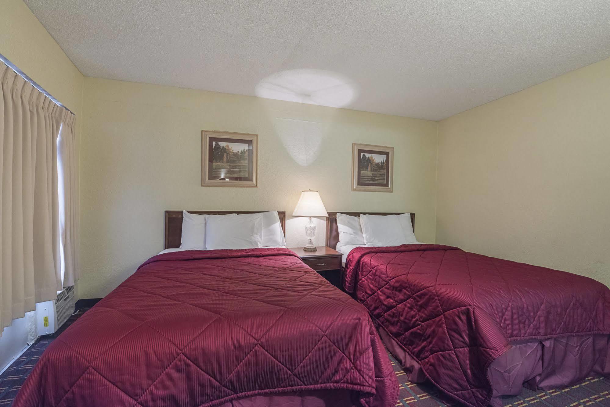 Bear Mount Inn & Suites Pigeon Forge Bagian luar foto